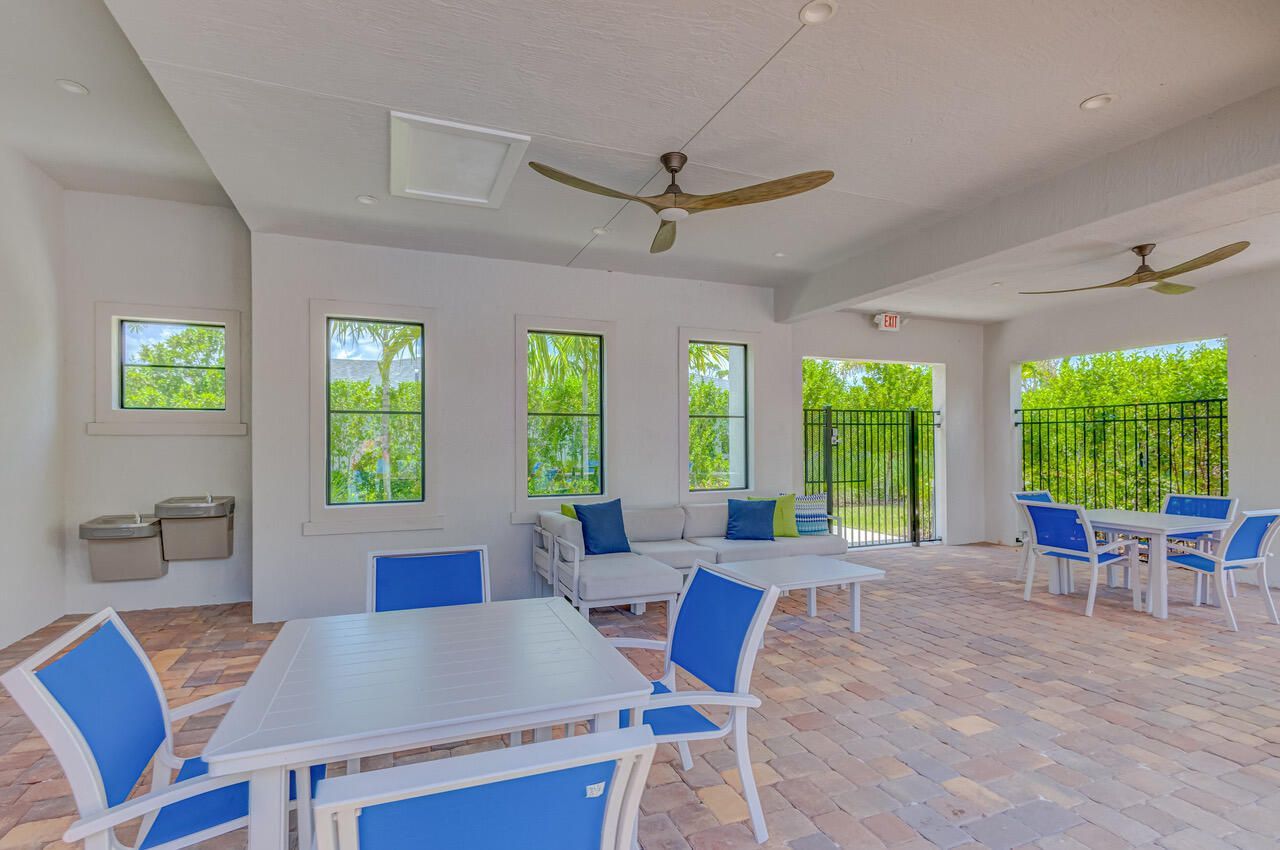 6710 Pointe Of Woods Drive, West Palm Beach, FL 33413 Photo