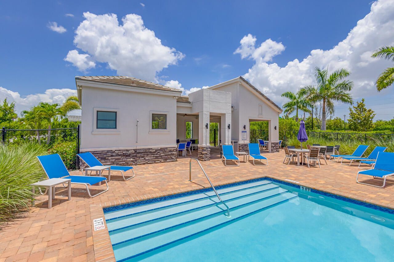 6710 Pointe Of Woods Drive, West Palm Beach, FL 33413 Photo