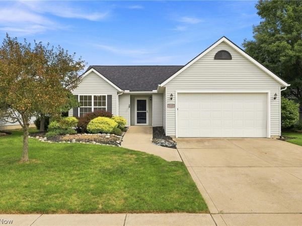 5889 W Breezeway Drive W, North Ridgeville, OH 44039