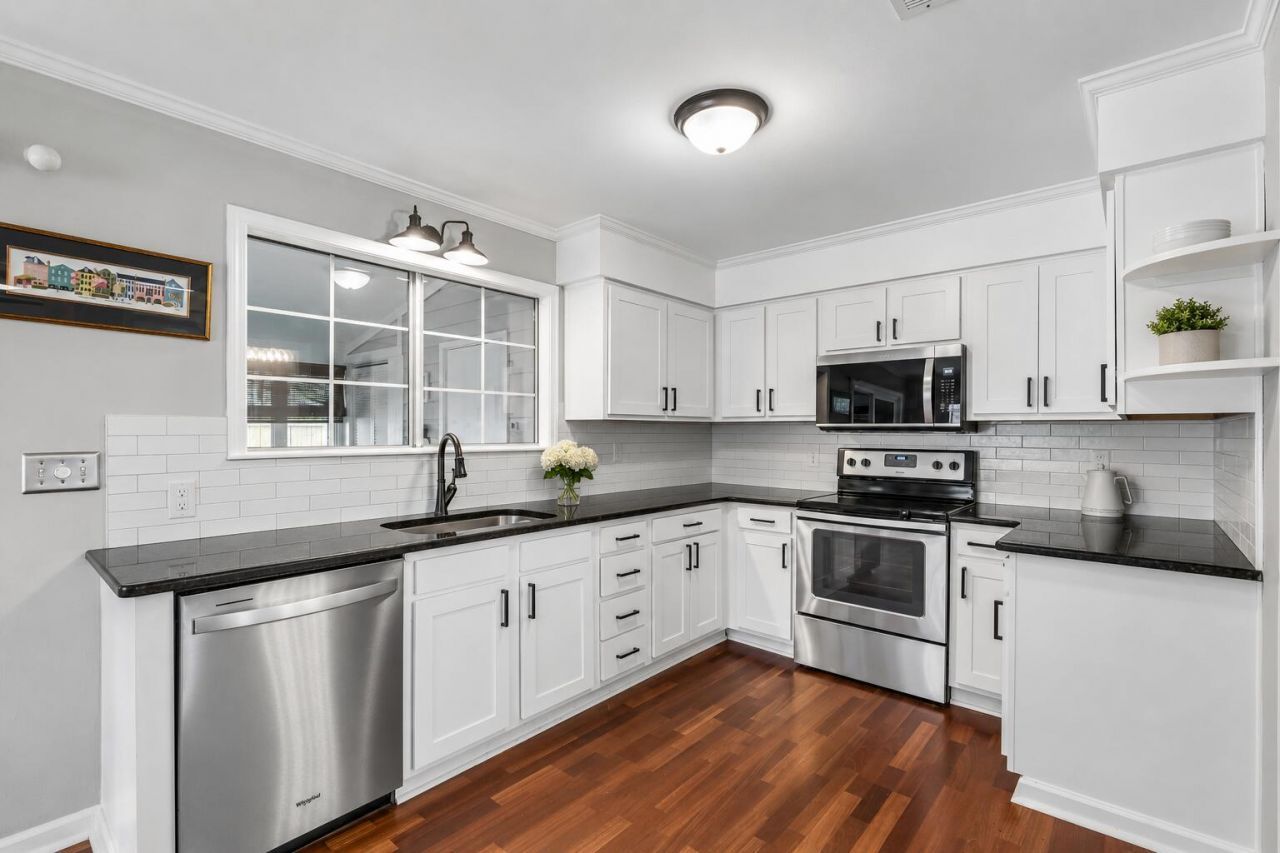 1443 Oaklanding Road Photo 12
