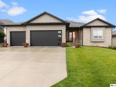 8816 Buckley Creek Road, Lincoln, NE 68520