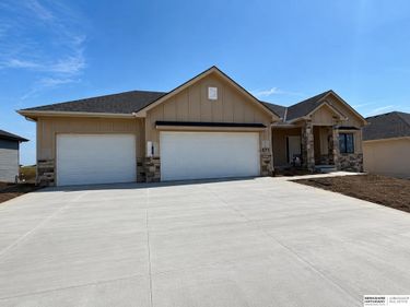10711 S 220th Street, Gretna, NE 68028