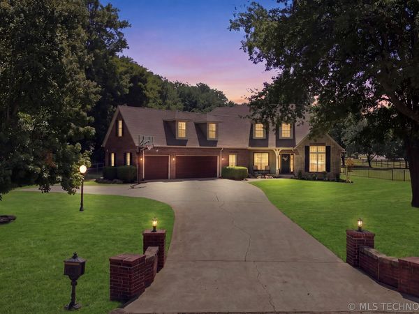 7313 N 199th East East Avenue , Owasso, OK 74055