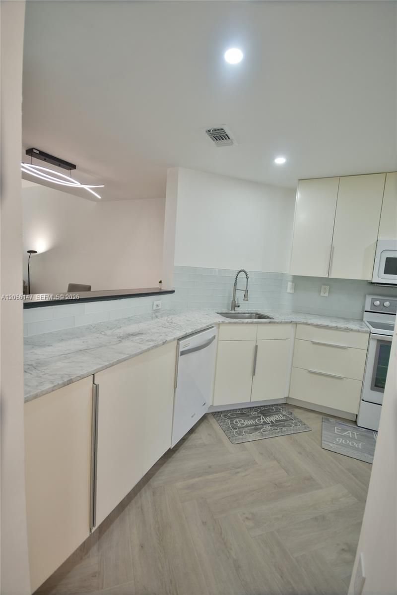 10026 Hammocks Blvd , Unit 103-6, Miami, FL 33196 Photo