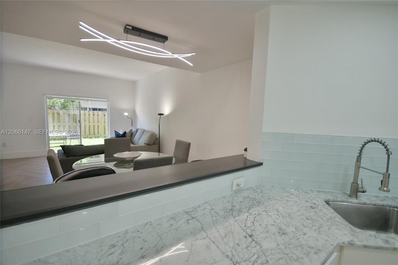 10026 Hammocks Blvd , Unit 103-6, Miami, FL 33196 Photo