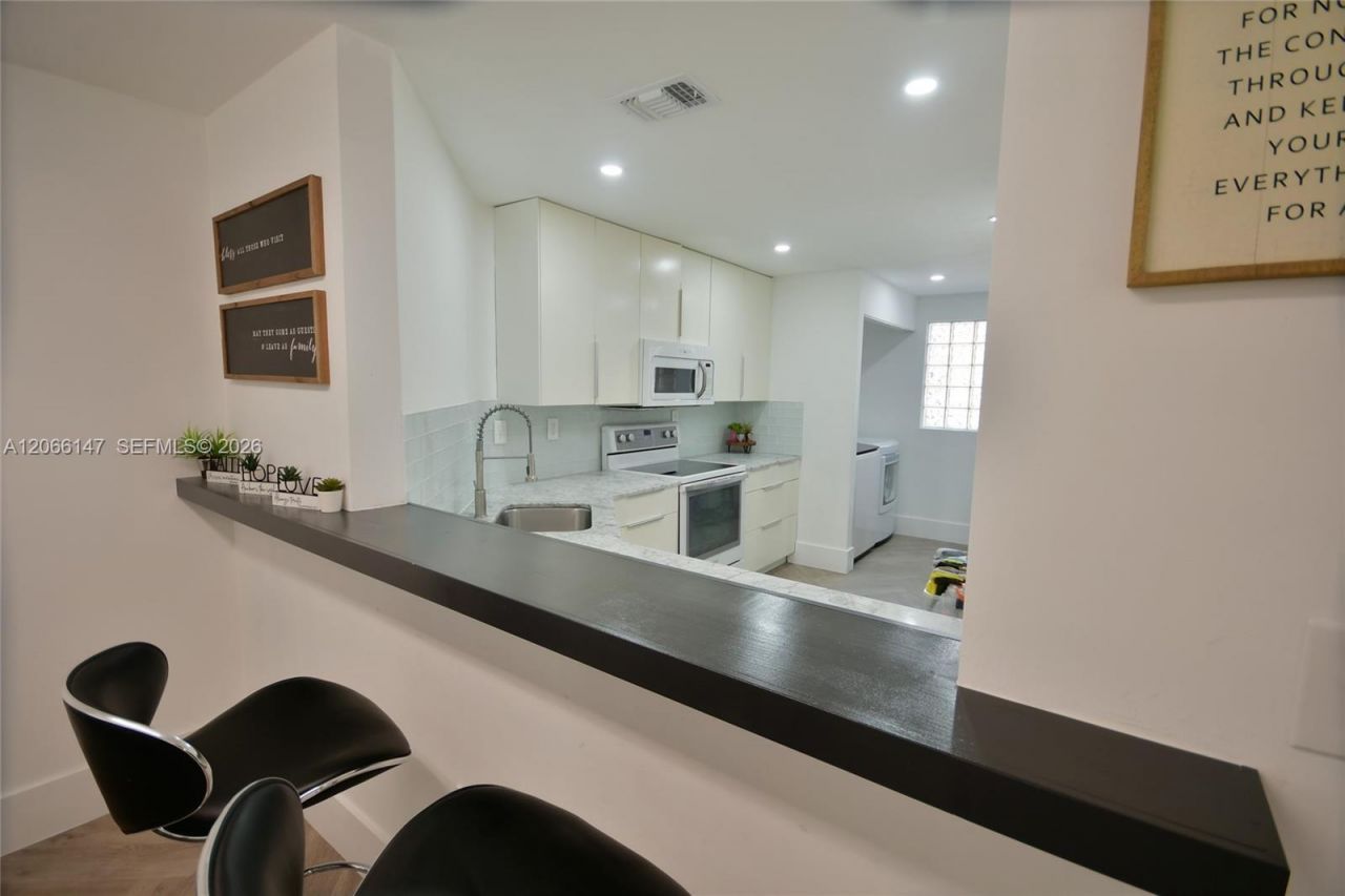 10026 Hammocks Blvd , Unit 103-6, Miami, FL 33196 Photo