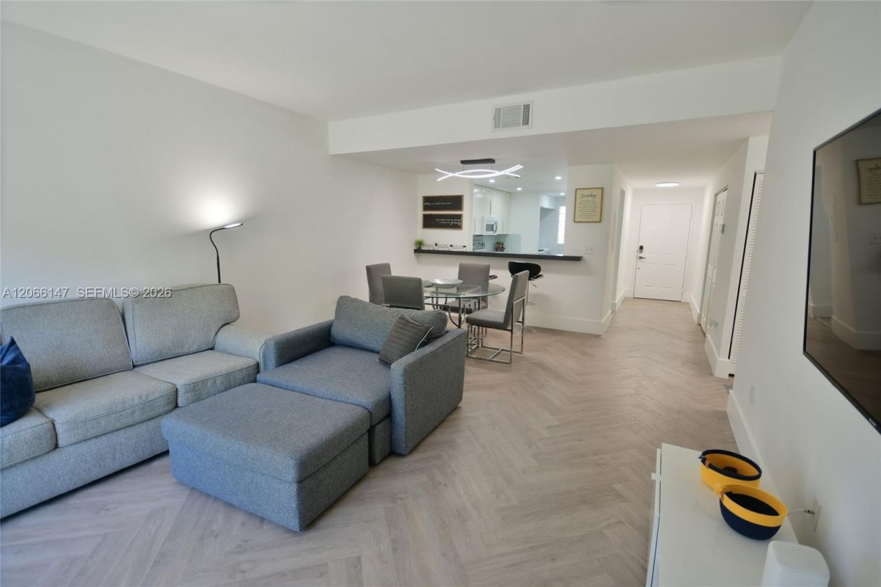 10026 Hammocks Blvd , Unit 103-6, Miami, FL 33196 Photo