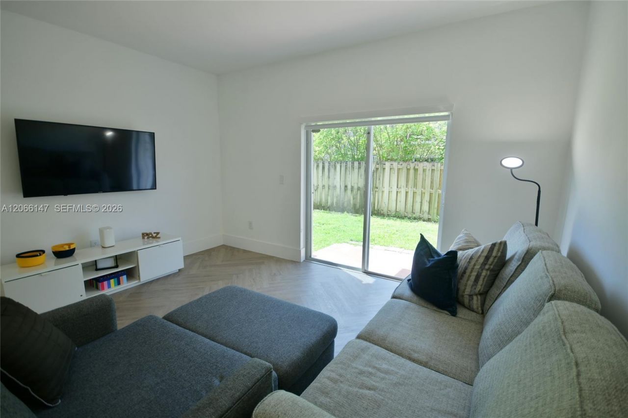 10026 Hammocks Blvd , Unit 103-6, Miami, FL 33196 Photo