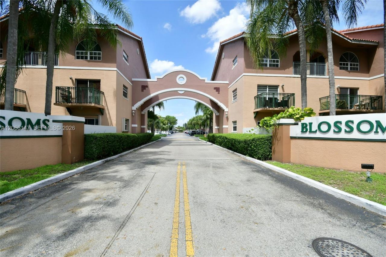 10026 Hammocks Blvd , Unit 103-6, Miami, FL 33196 Photo