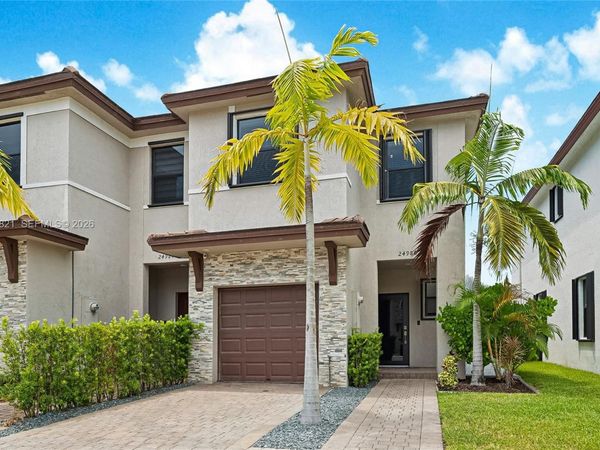 24980 SW 107 Ct , Homestead, FL 33032