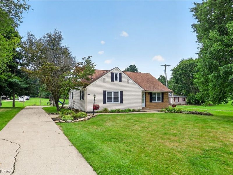 1100 Fairfield School Road, Columbiana, OH 44408 Photo 2