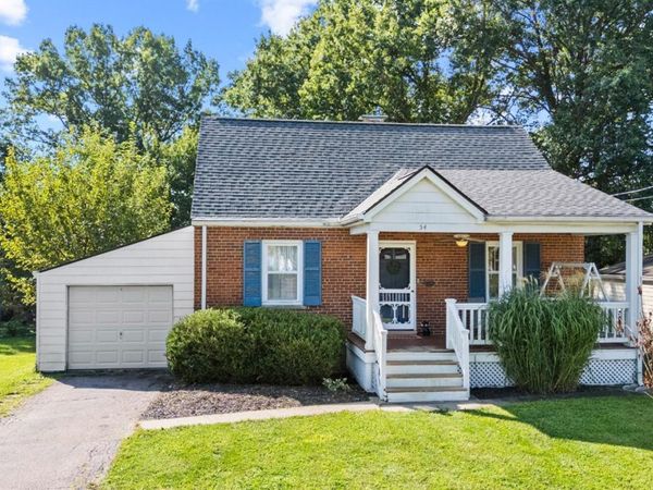 54 Gambier Circle, Greenhills, OH 45218
