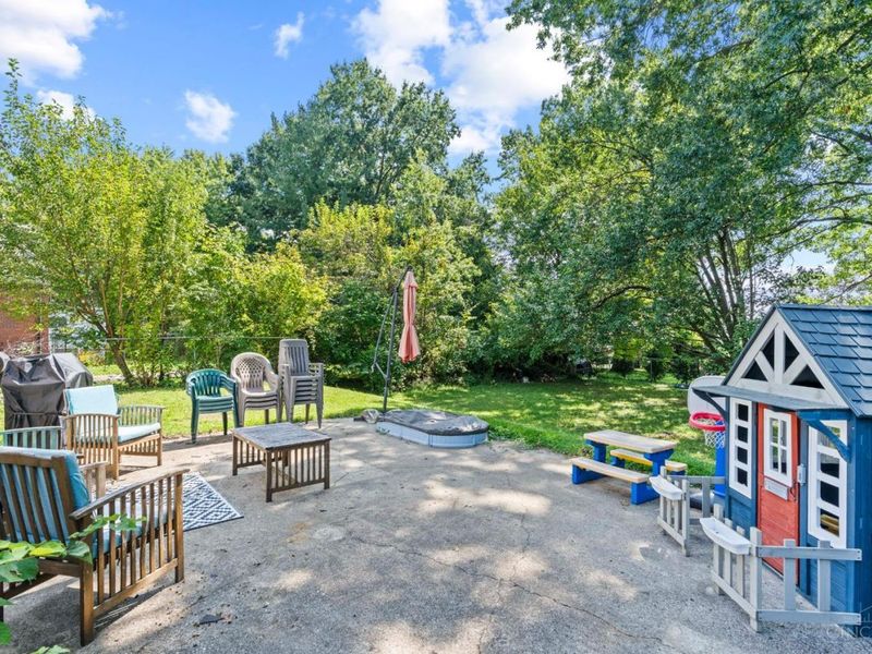 54 Gambier Circle, Greenhills, OH 45218 Photo 18