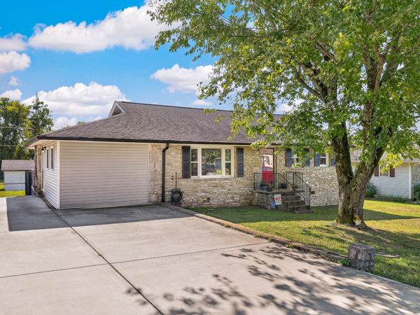 133 High Ave, Fayetteville, TN 37334
