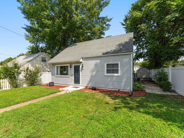 194 HOLDEN DRIVE, MANASSAS PARK, VA 20111
