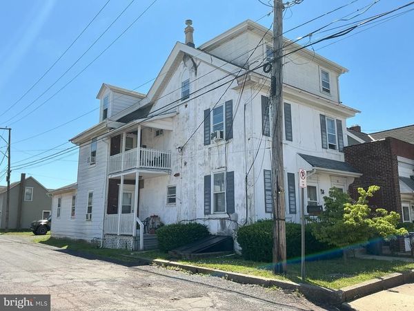 15 S 3RD STREET, QUAKERTOWN, PA 18951