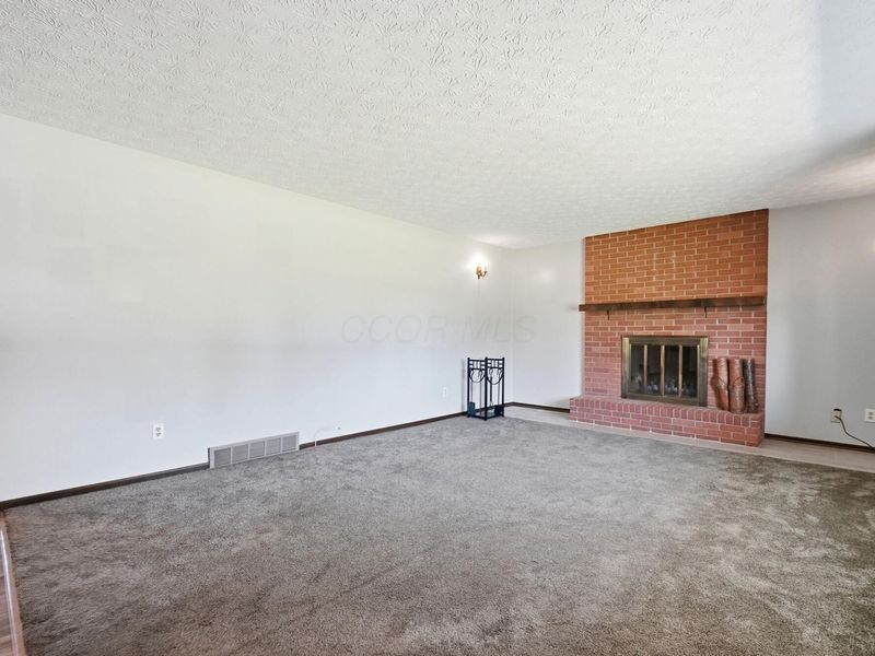 9985 Winchester Road NW, Canal Winchester, OH 43110 Photo 8