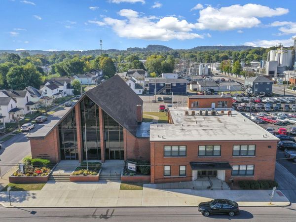 1004 W Sixth Avenue , Lancaster, OH 43130