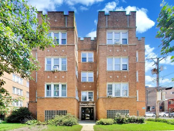 4419 N Whipple Street, Unit 2B, Chicago, IL 60625