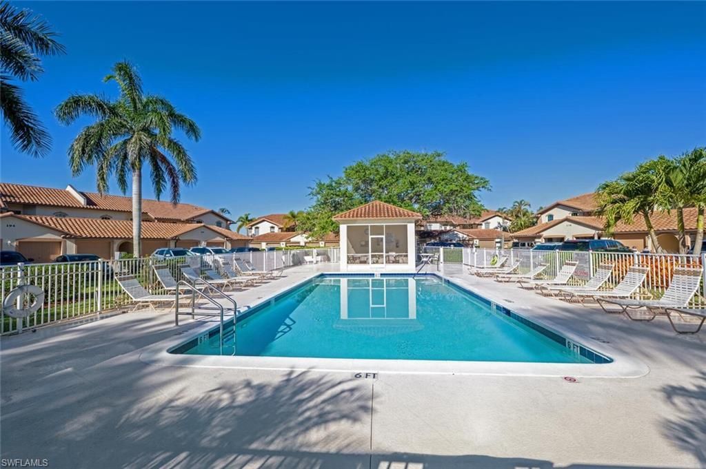 242 Newport Dr , Unit 509, Naples, FL 34114 Photo