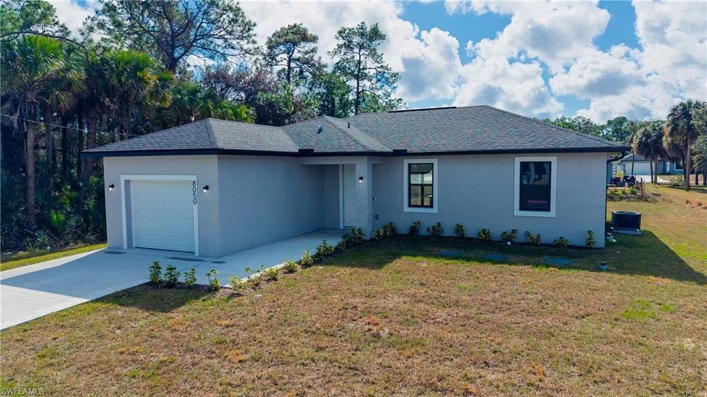 8050 Sherwood Cir , Labelle, FL 33935 Photo