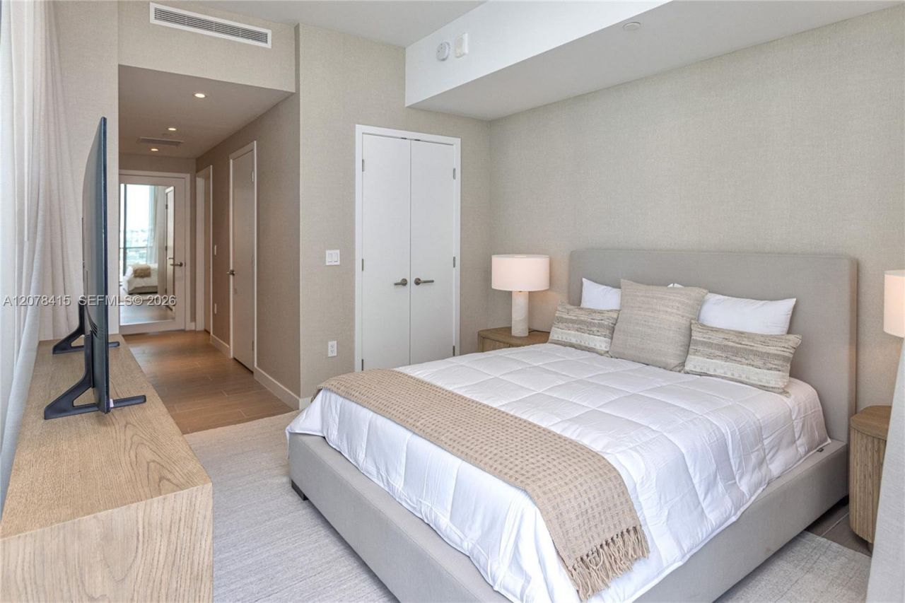 500 Alton Rd , Unit 1405, Miami Beach, FL 33129 Photo