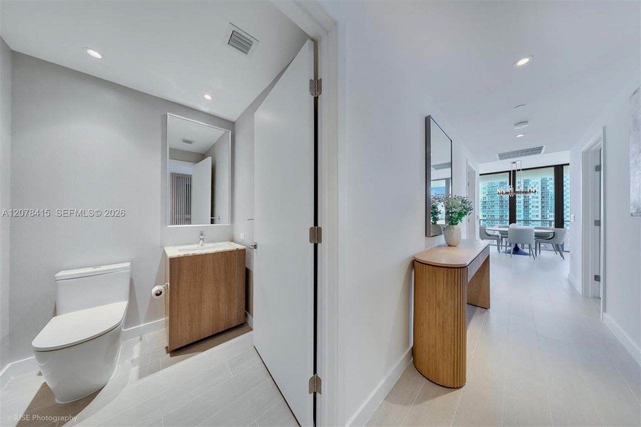 500 Alton Rd , Unit 1405, Miami Beach, FL 33129 Photo