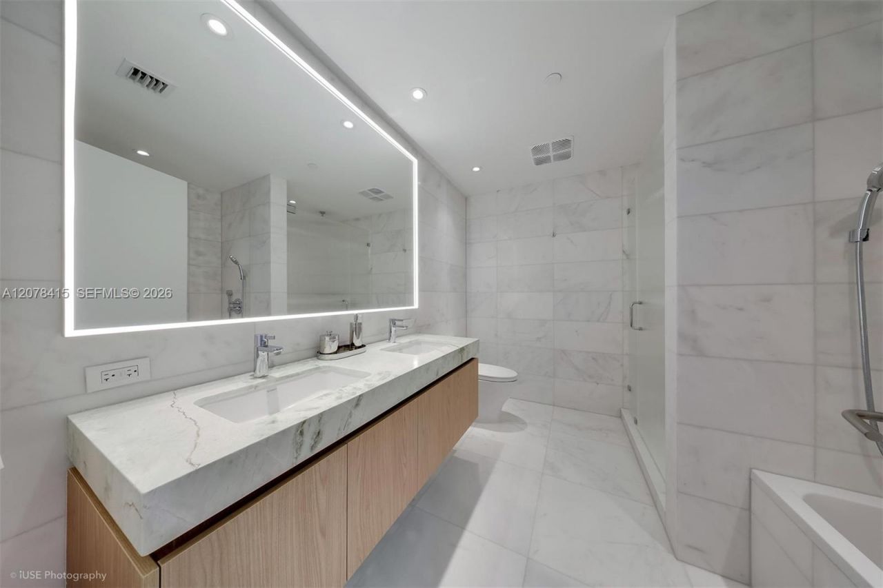 500 Alton Rd , Unit 1405, Miami Beach, FL 33129 Photo