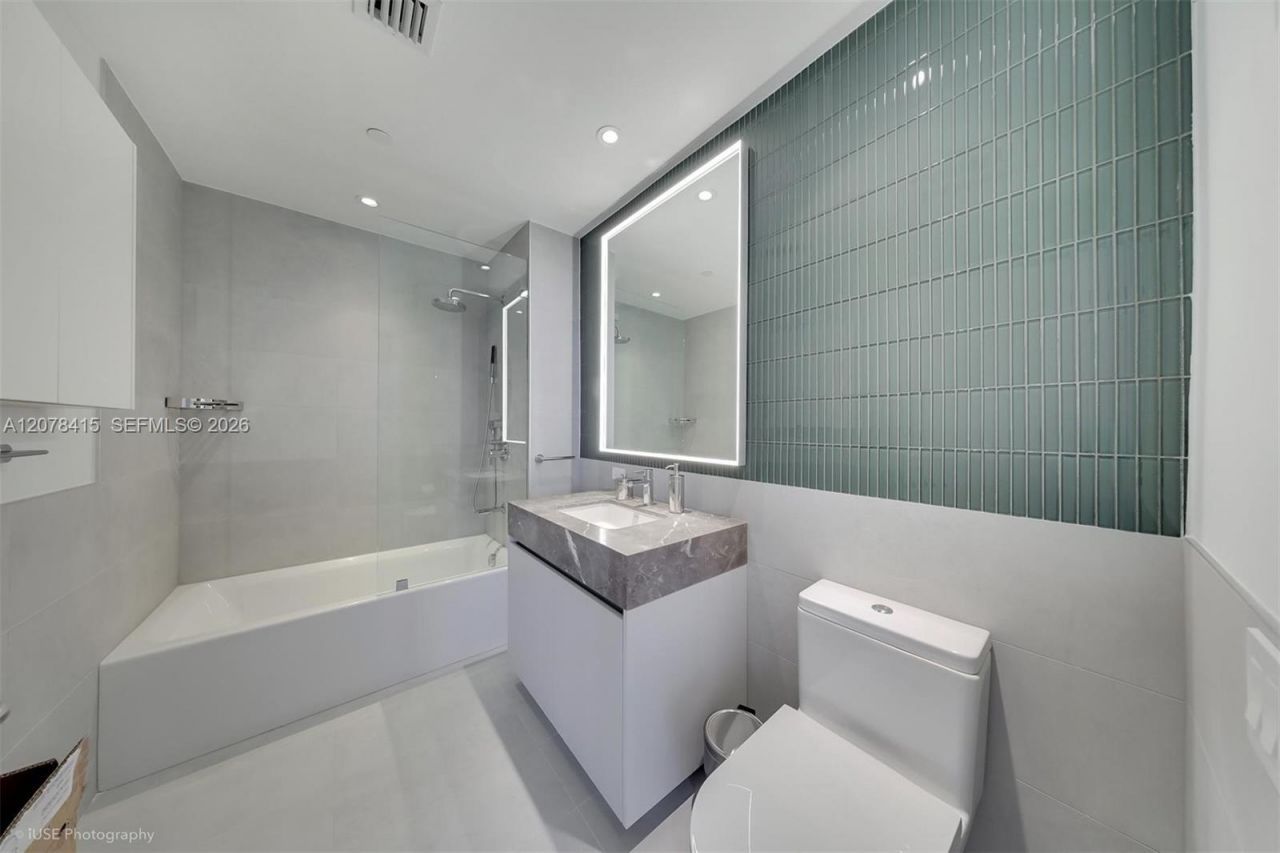 500 Alton Rd , Unit 1405, Miami Beach, FL 33129 Photo