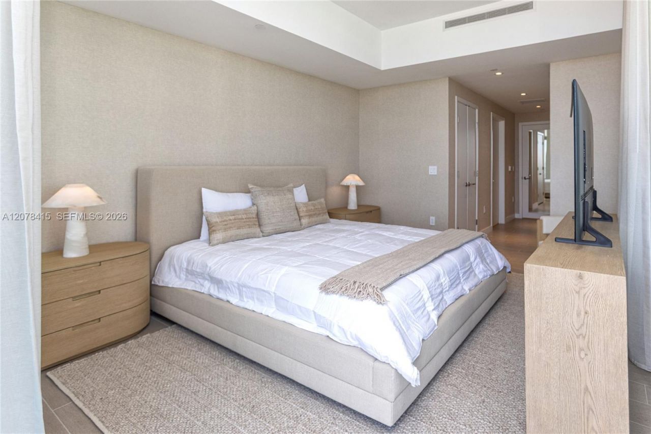 500 Alton Rd , Unit 1405, Miami Beach, FL 33129 Photo