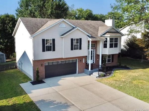 929 Carla Drive, Troy, IL 62294