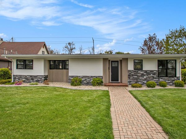 756 E John Street, Nappanee, IN 46550
