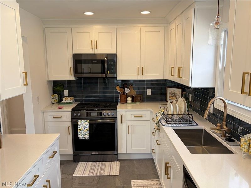 3895 E 189th Street, Cleveland, OH 44122 Photo 3