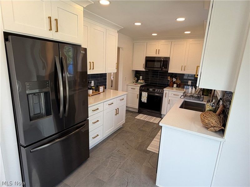 3895 E 189th Street, Cleveland, OH 44122 Photo 8