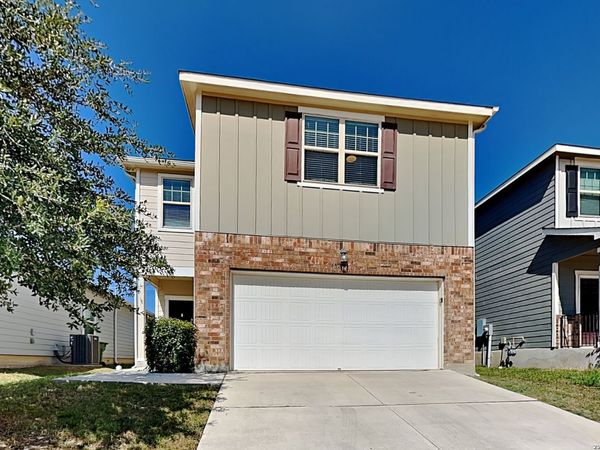 4827 Hallies Garden, St Hedwig, TX 78152