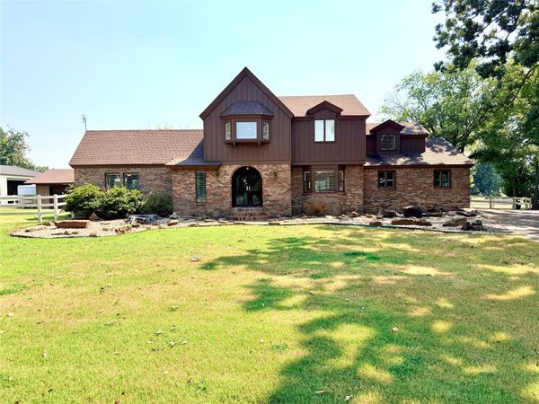 405 Pryor Avenue , Pocola, OK 74902