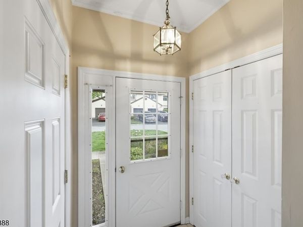 10 Oriole Ter, Hampton, NJ 07860