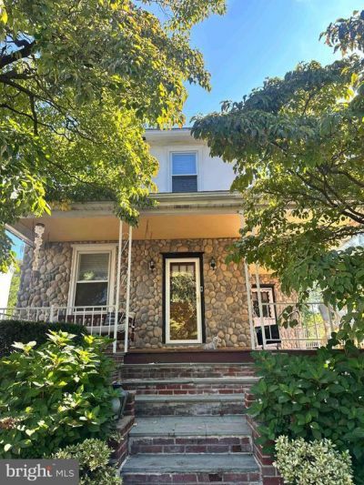 1043 AVENUE , LANGHORNE, PA 19047