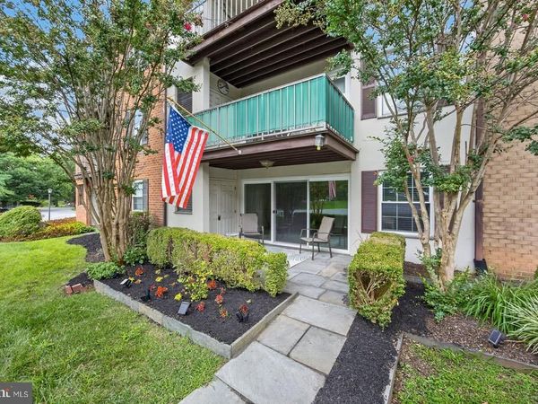 111 DRUMMERS LANE, Unit 111, WAYNE, PA 19087