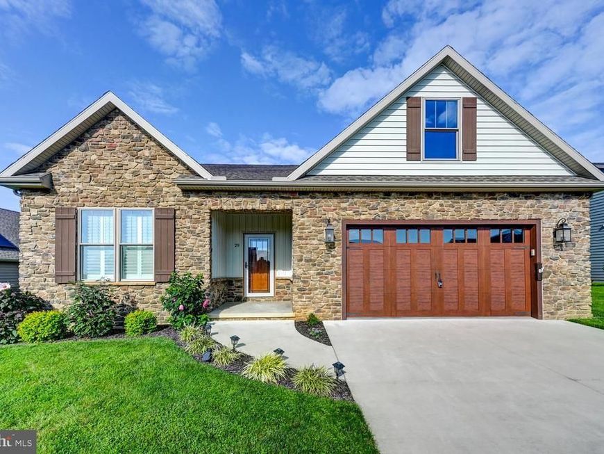 29 Smith Circle, Littlestown, PA 17340 Main Photo
