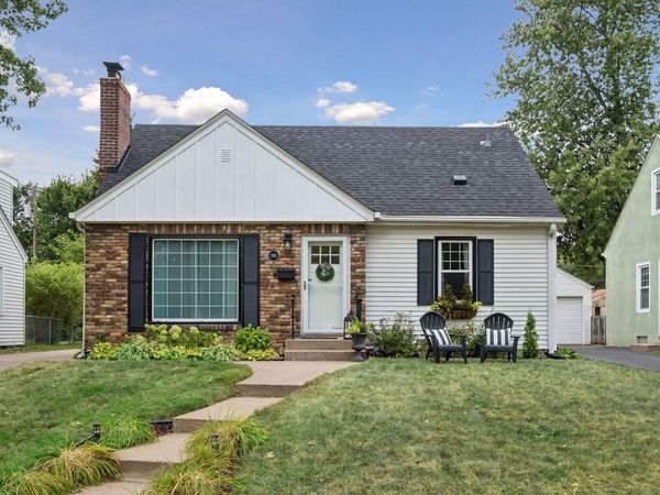 1581 Griggs Street N, Saint Paul, MN 55108