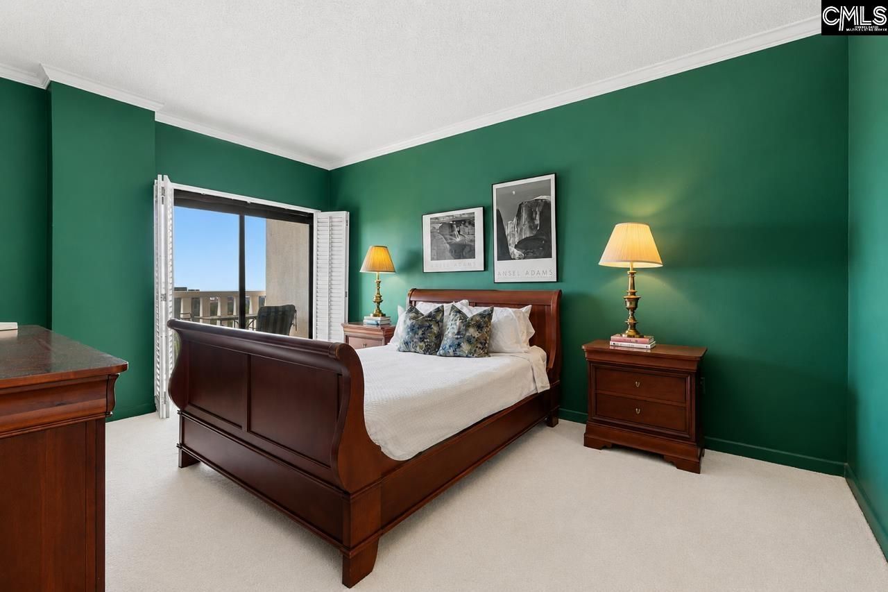 1829 Senate Plaza  Photo 14
