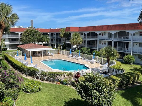 581 Blue Heron Dr , Unit 212-B, Hallandale Beach, FL 33009