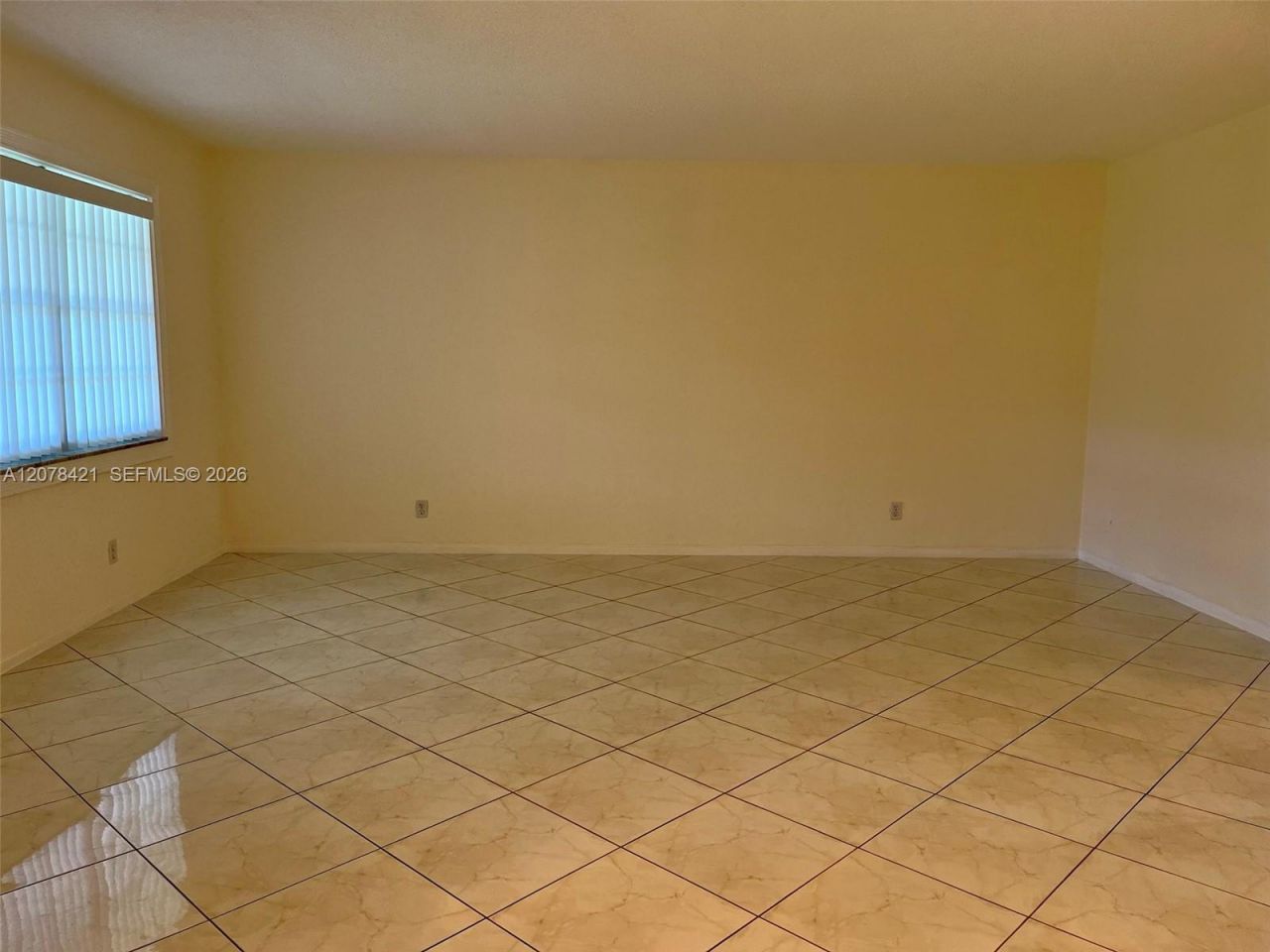 581 Blue Heron Dr , Unit 212-B, Hallandale Beach, FL 33009 Photo
