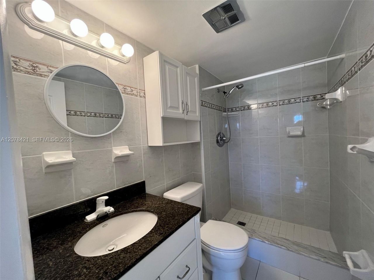 581 Blue Heron Dr , Unit 212-B, Hallandale Beach, FL 33009 Photo