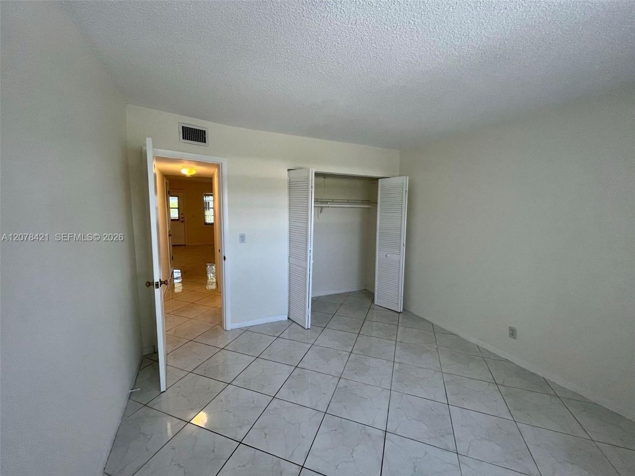 581 Blue Heron Dr , Unit 212-B, Hallandale Beach, FL 33009 Photo