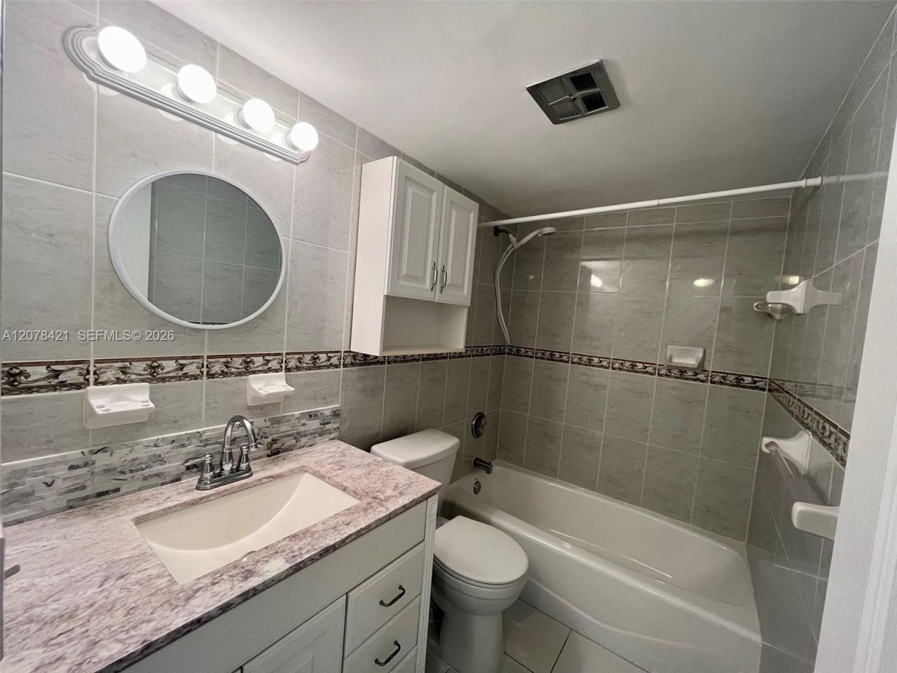 581 Blue Heron Dr , Unit 212-B, Hallandale Beach, FL 33009 Photo
