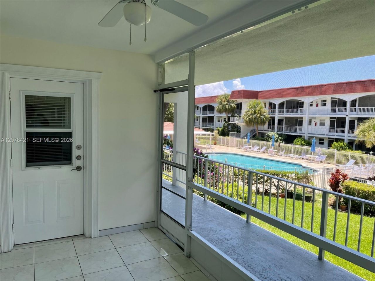 581 Blue Heron Dr , Unit 212-B, Hallandale Beach, FL 33009 Photo