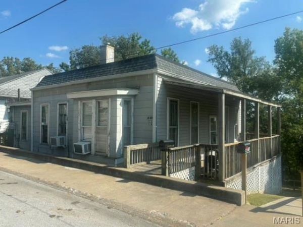 122-124 N Arch Street , Hannibal, MO 63401