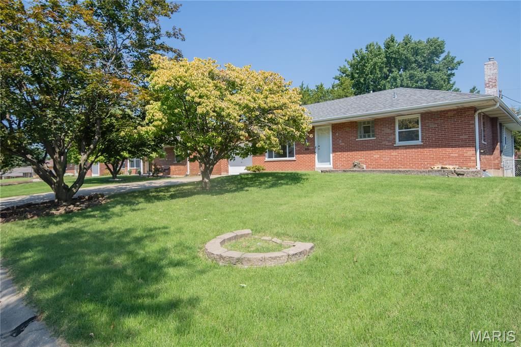 5013 Stellamac Drive, Saint Louis, MO 63123 Main Photo